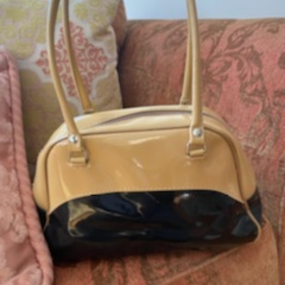 PURSE - Picture 1 of 3